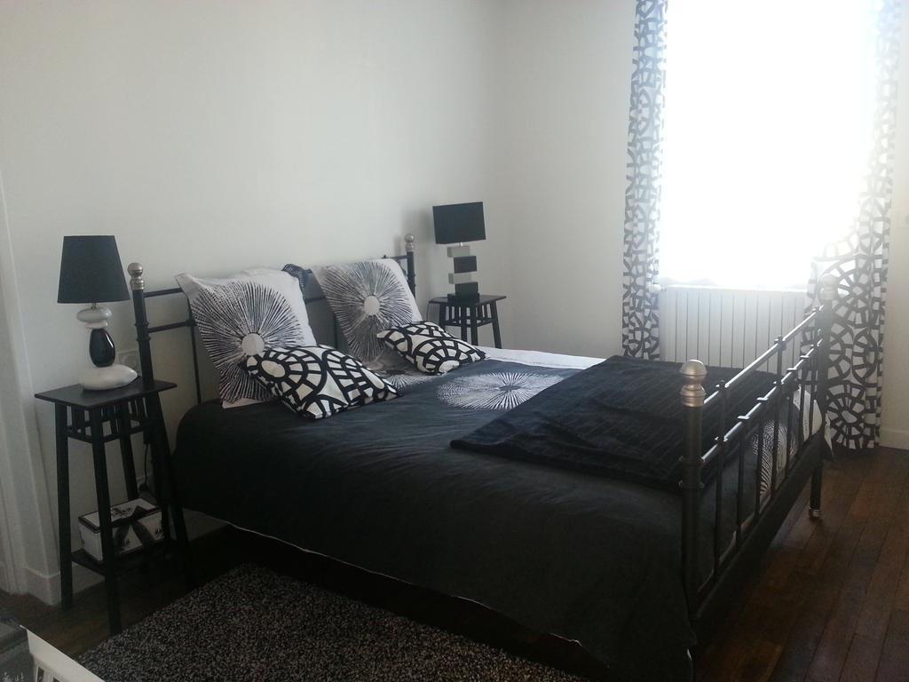 Hotel Le 6 3 Home Port En Bessin Room photo